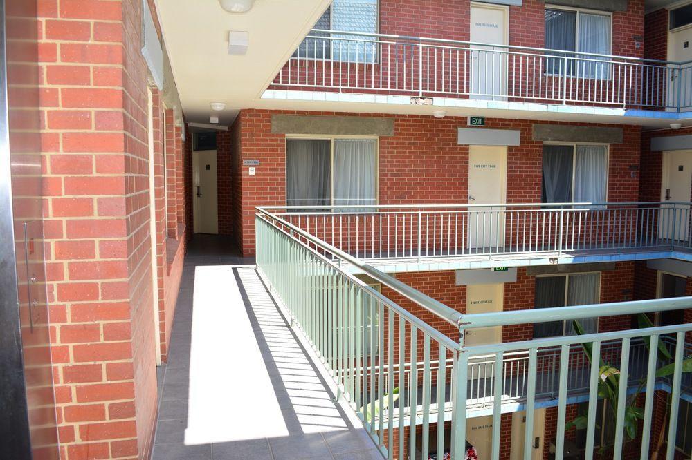 Punt Road Apartment Hotel Melbourne Exterior photo