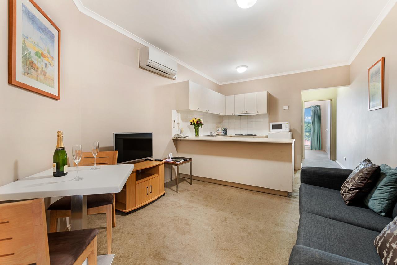 Punt Road Apartment Hotel Melbourne Exterior photo