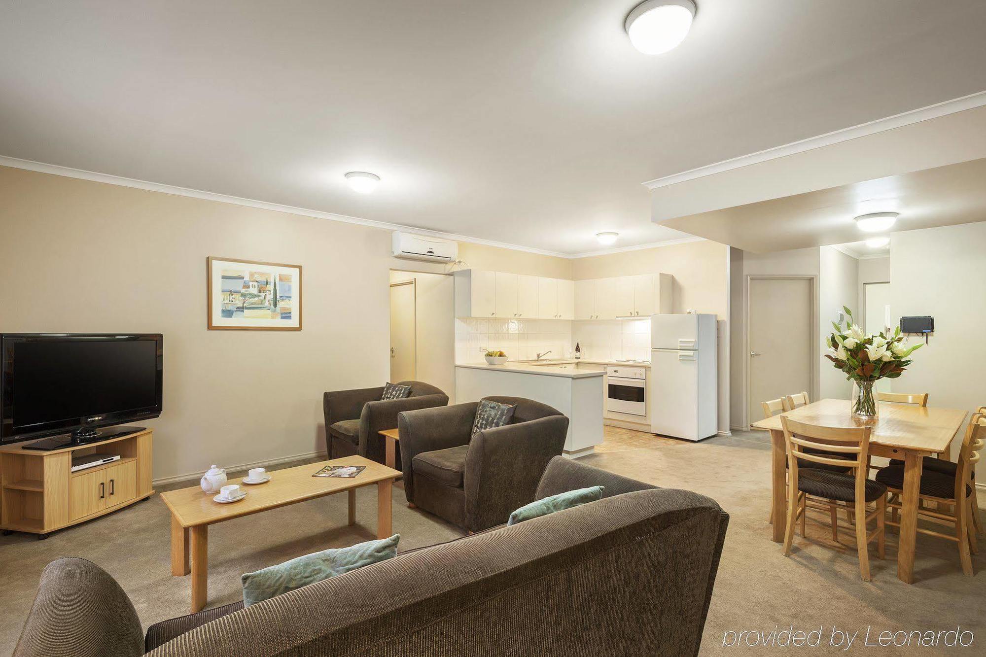 Punt Road Apartment Hotel Melbourne Exterior photo